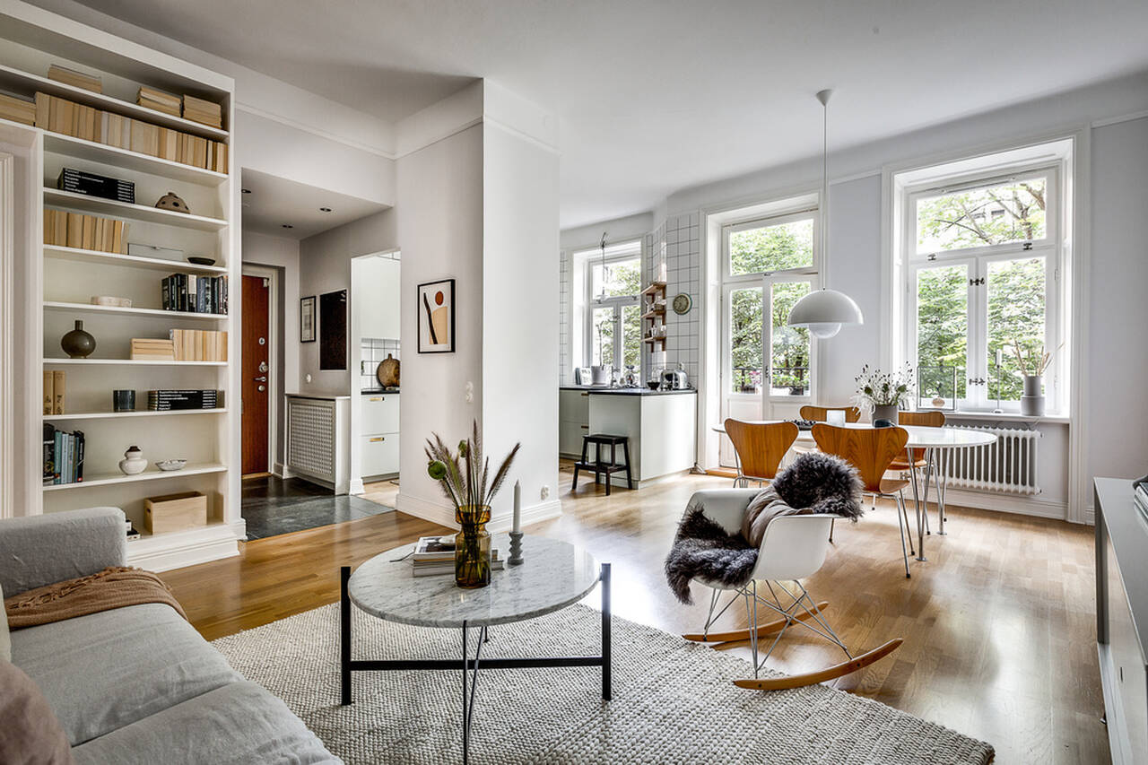 hela v rummet mot hall