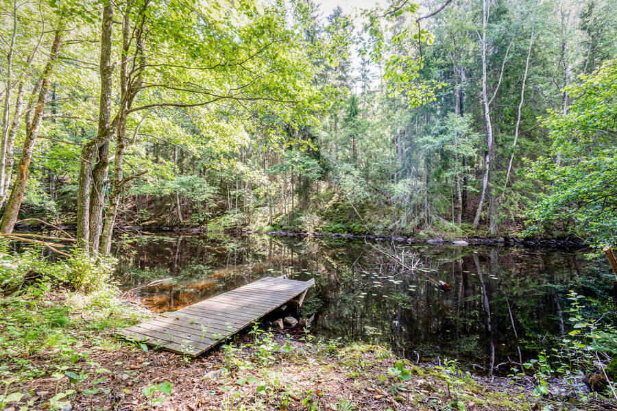 Brygga/båtplats i närliggande vattendrag