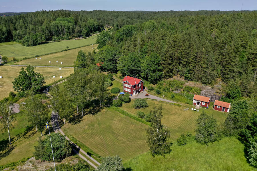 Huvudbyggnaden, Lillstugan och Snickarboden