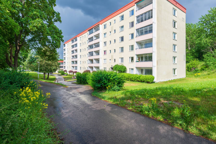 Lummig omgivning runt Södervägen 62