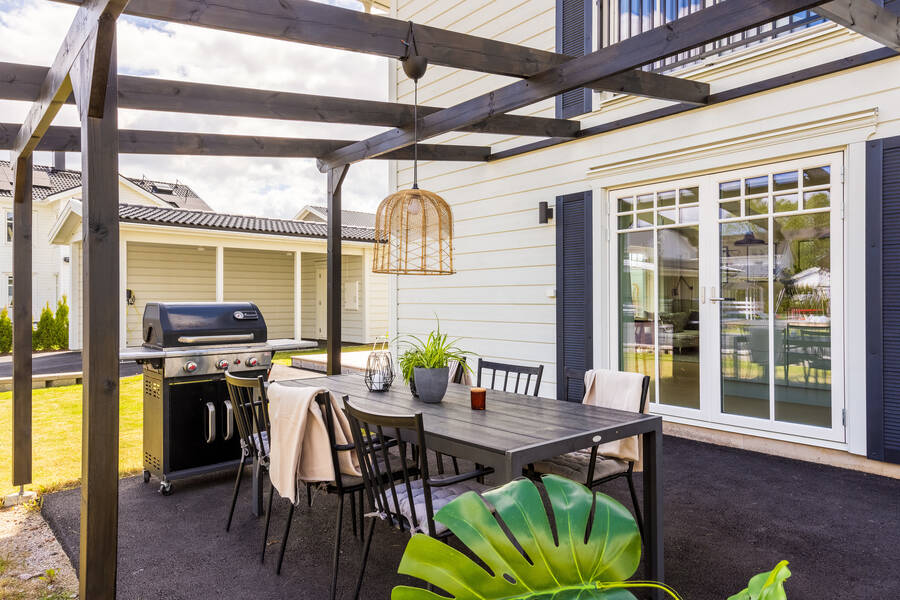Uteplats med pergola