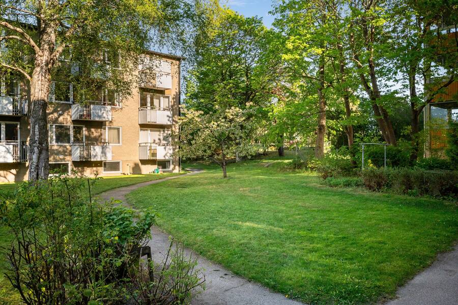 Brf Isänkan gården mellan husen