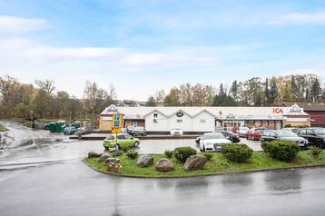 Lerum – Fullt uthyrd butiks-/handelsfastighet
