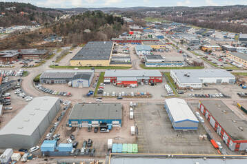 Två industrifastigheter på Hisingen