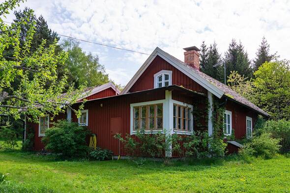 Kökshörnan med fönster åt två håll