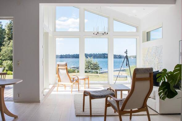 I förlängningen av vardagsrummet är ett allrum