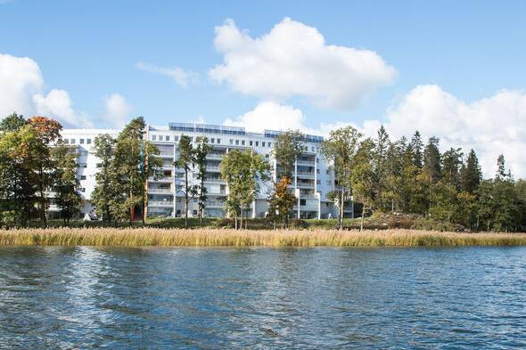 Marklägenhet vid vattnet