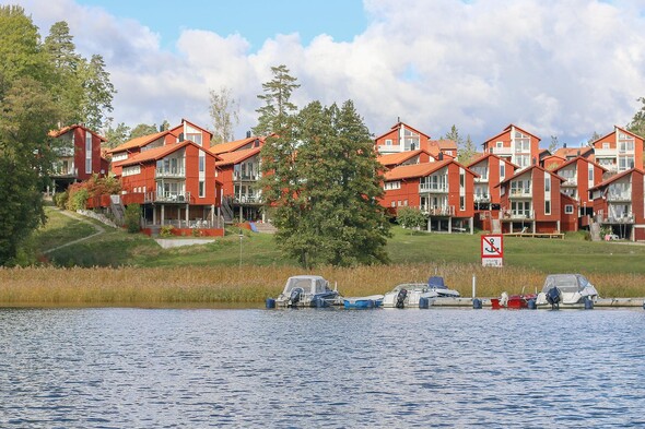 Sjönära villa med bra läge