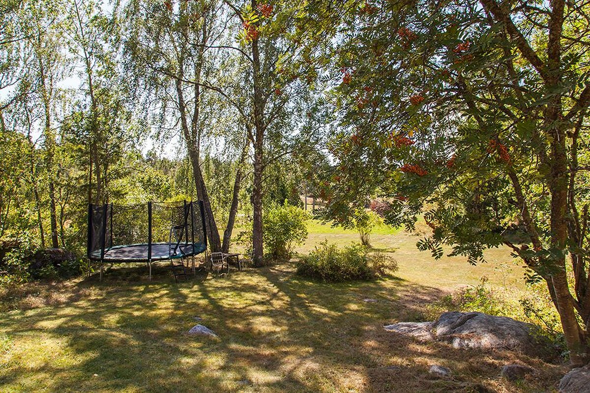 Stor tomt för lek och avslappning