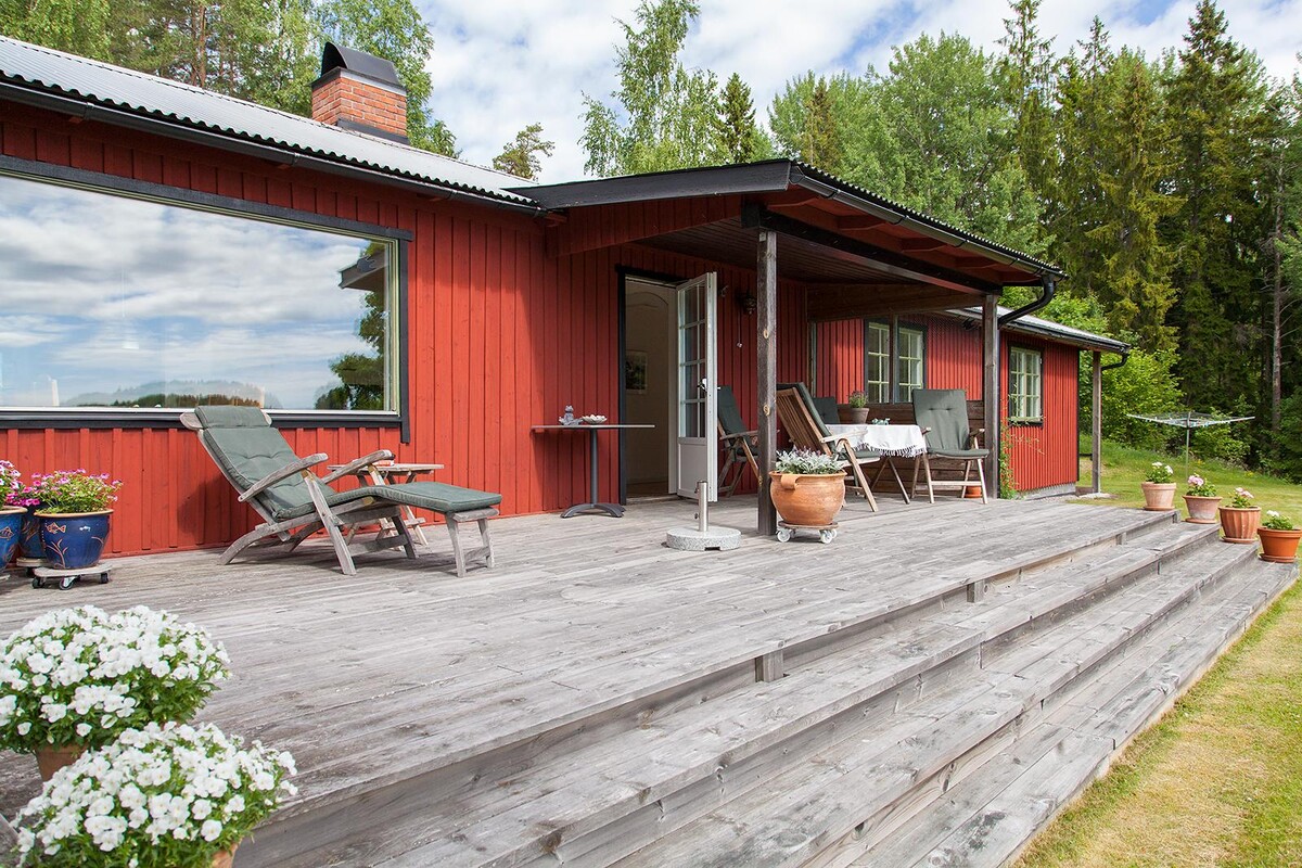 Altan i söder med sjöutsikt