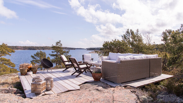 Ombonat i sagolik skärgårdsnatur