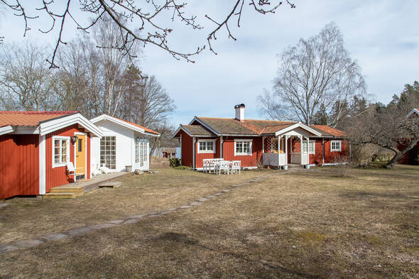Stora huset, ateljén och lusthuset