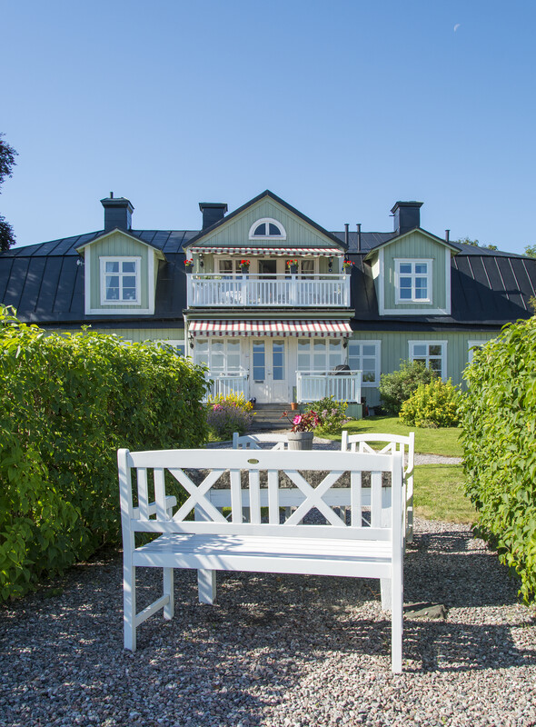 Runt omkring i parken finns trivsamma uteplatser