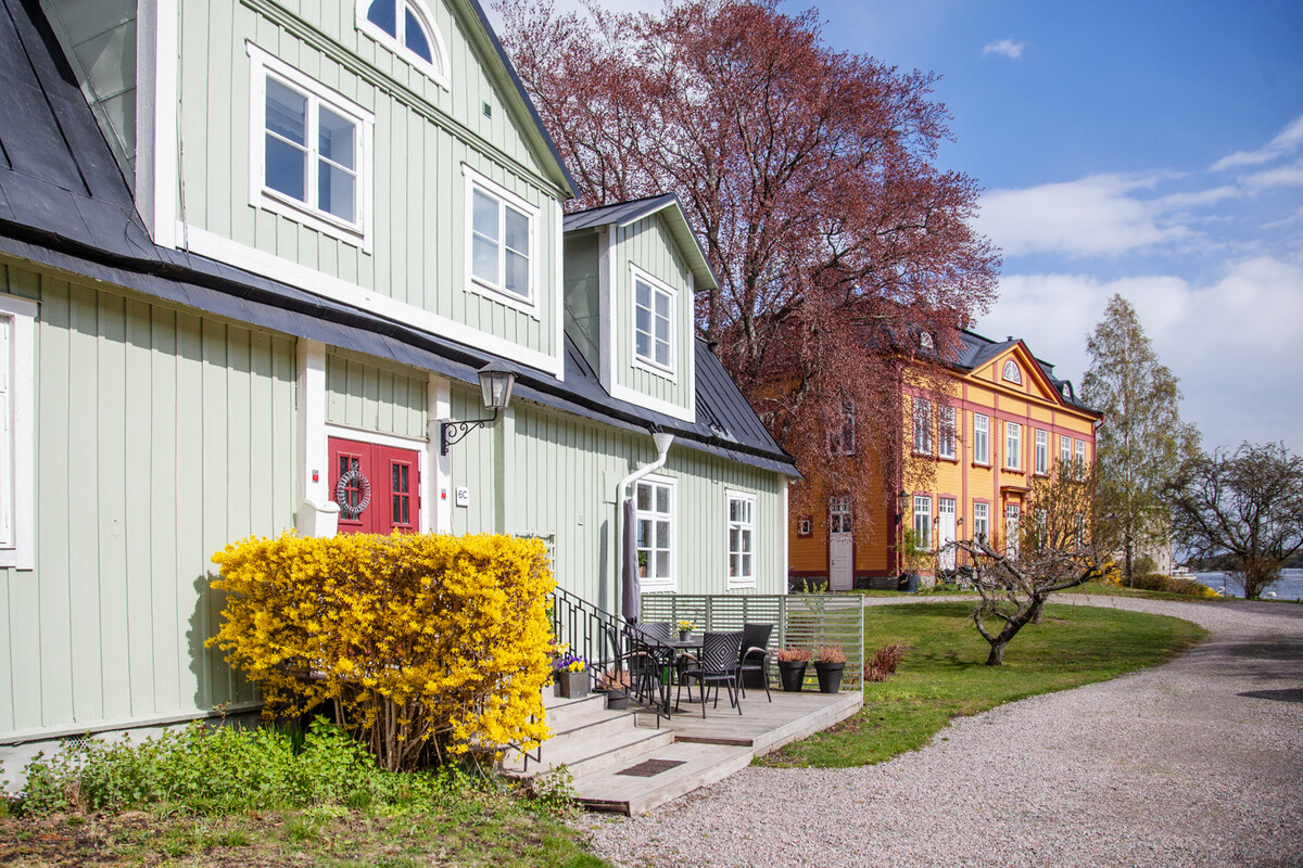 Entré in från parken