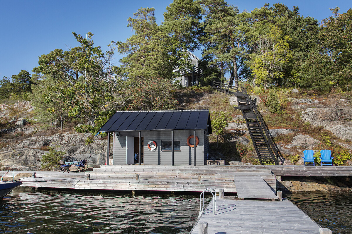Sjötomt på Rindö med rakt söderläge