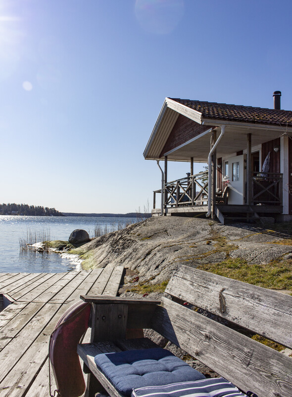 Ljugarbänk vid bryggan
