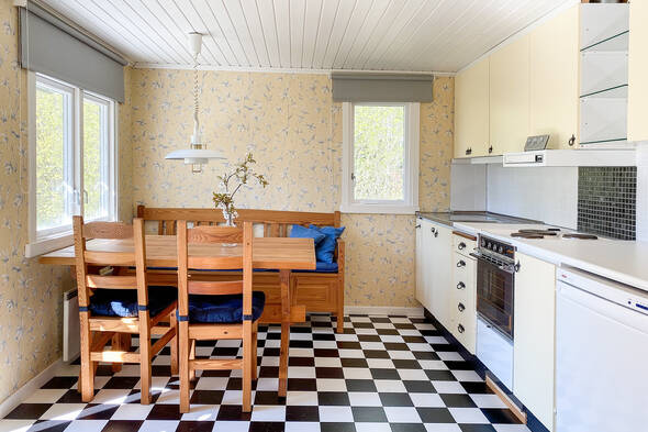 Fräscht kök med matpats