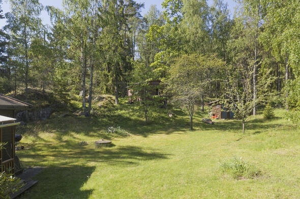 Plan och lekvänlig gräsmatta