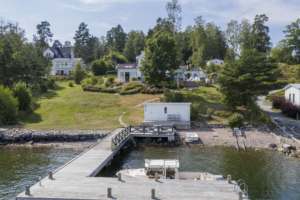 Sjötomt med fint läge