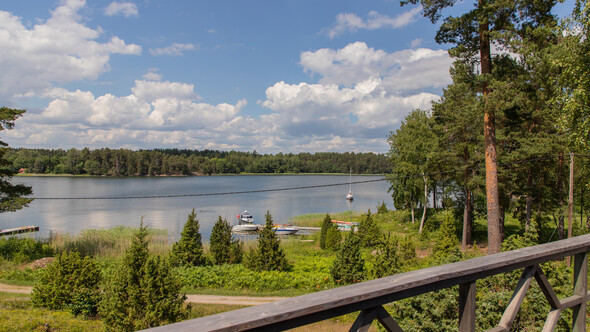 Utsikt från altanen nedre huset