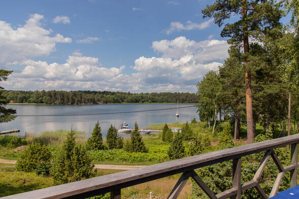 Utsikt från altanen nedre huset
