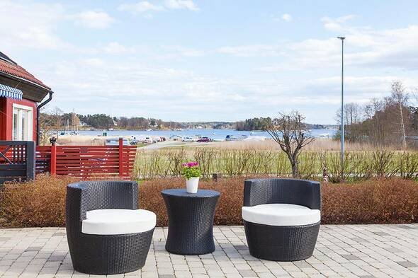 Sköna uteplatser med sjöutsikt