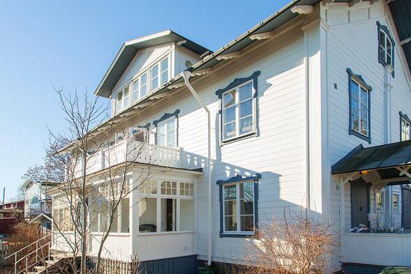 Två hela plan plan samt ett vindsplan