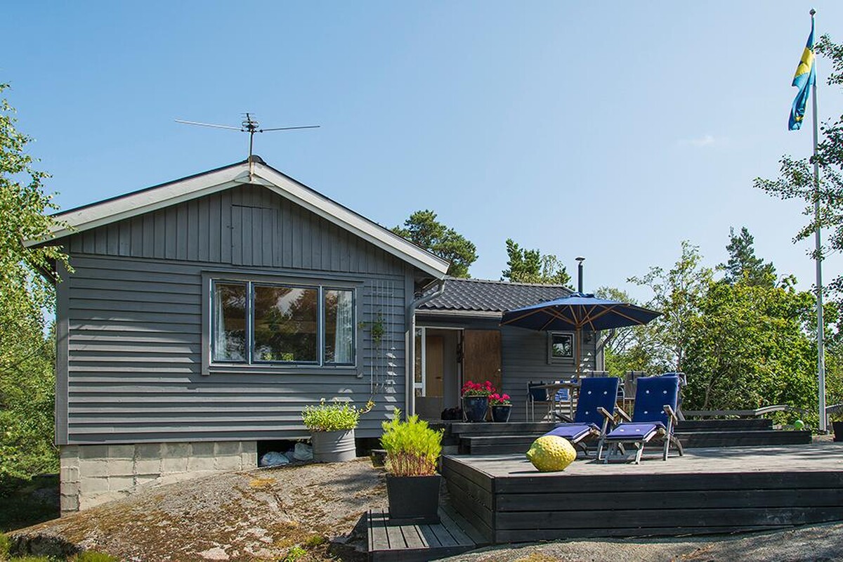 Huset ligger högt och fritt