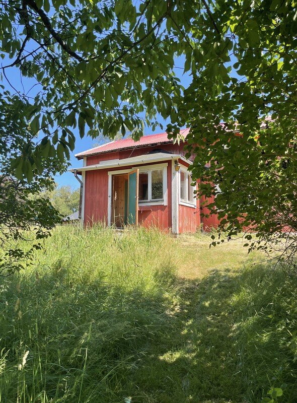 Mot entrén