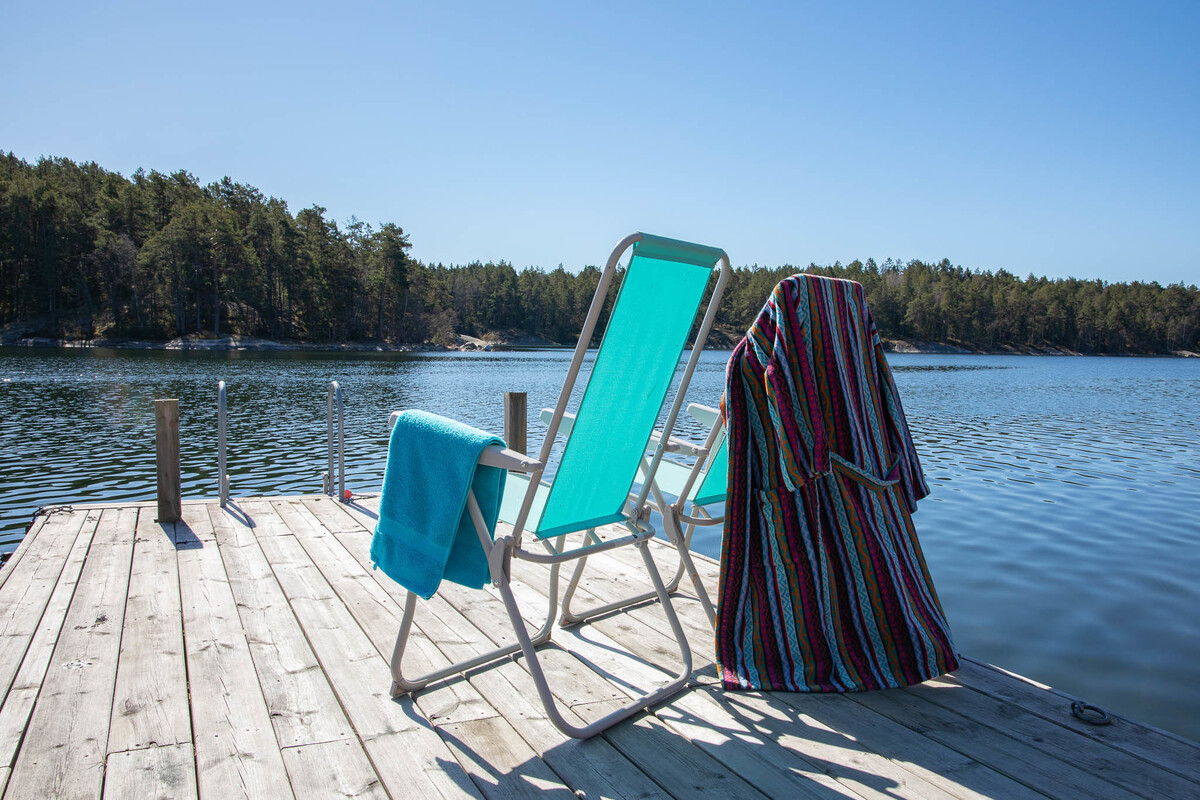 Brygga med plats för både båtar och bad