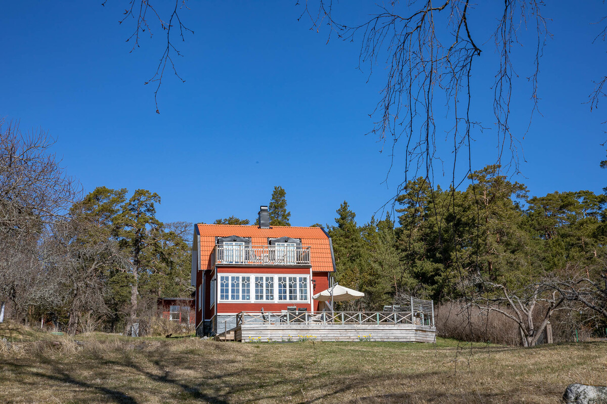 Stora huset är totalrenoverat och tillbyggt de senaste åren