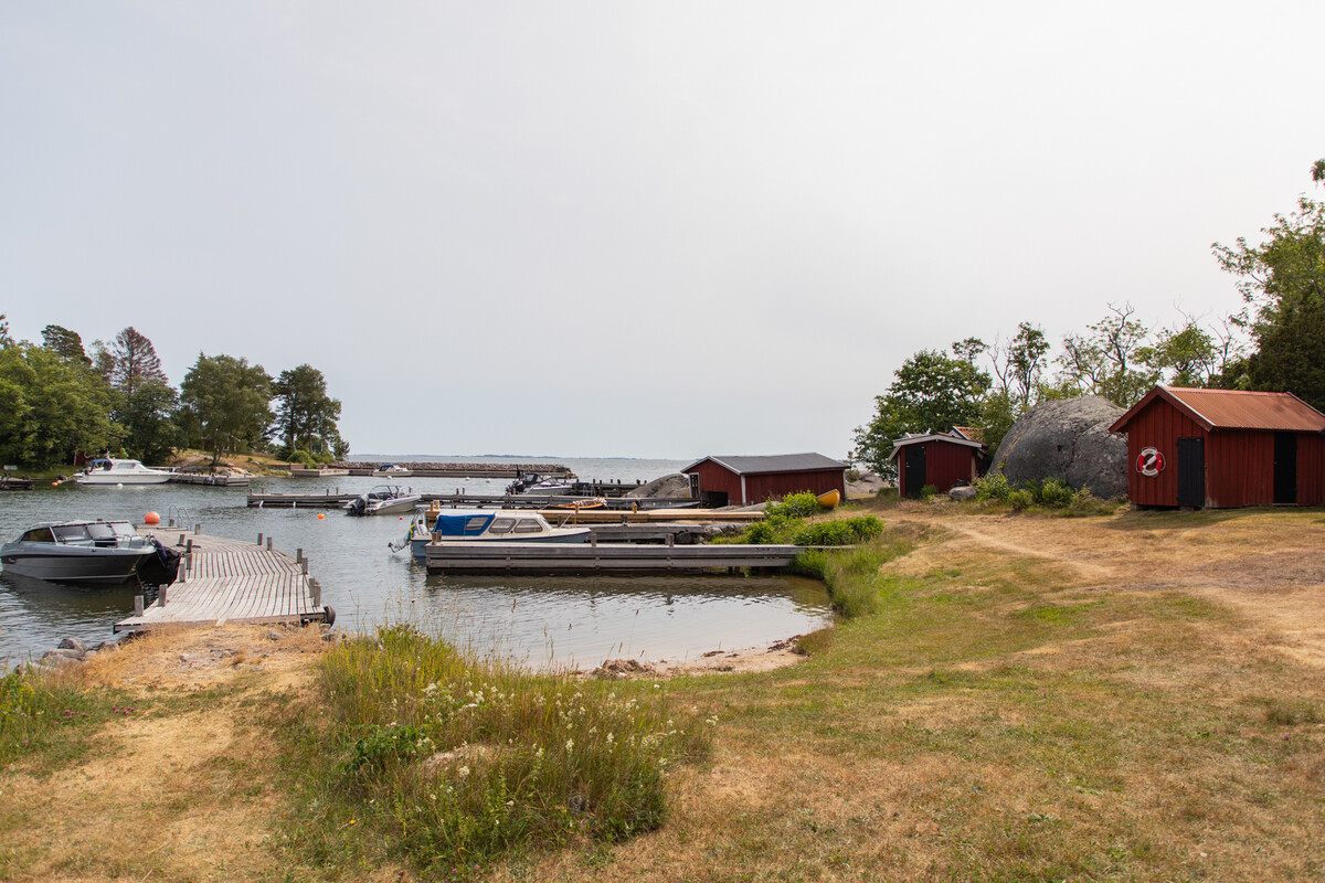 Båtplats kan sökas via Koholma Samfällighet