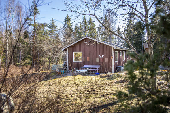 Fritt läge nära bad och båtplats