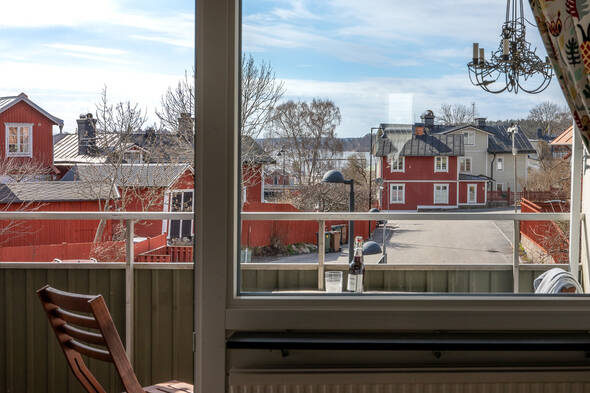 Balkong i söder med utsikt över Vaxholm
