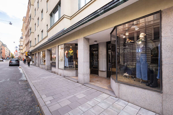 2025-10-10-10-23-44-278