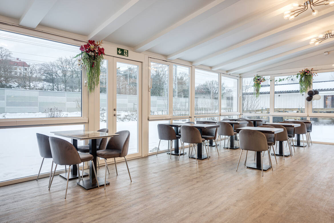 Inglasad matsal restaurang