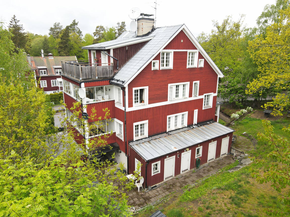 Fastighetens baksida