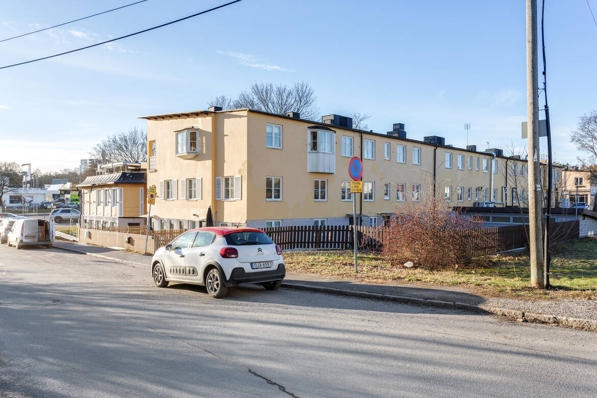 Utvändigt - fastighetens baksida