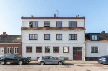 Hyreshus i gott skick med 5 lägenheter vid St Olofs sjö