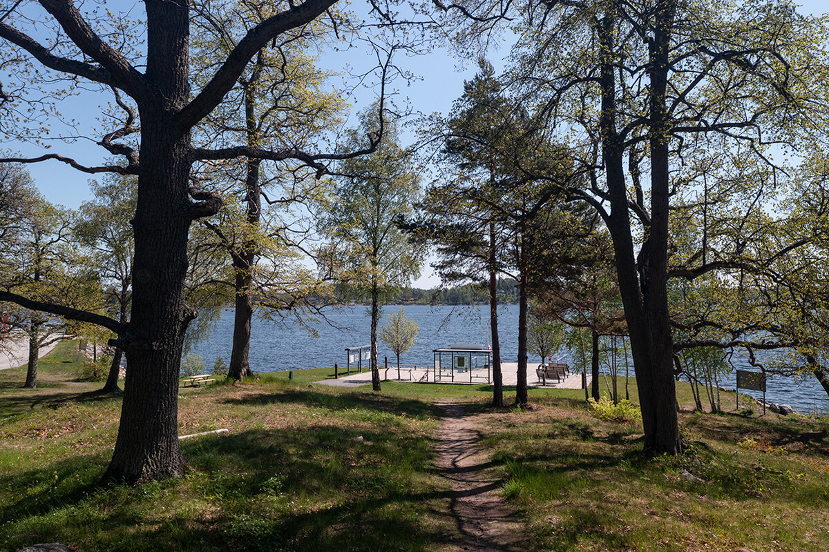 Ett stenkast till Waxholmsbåten