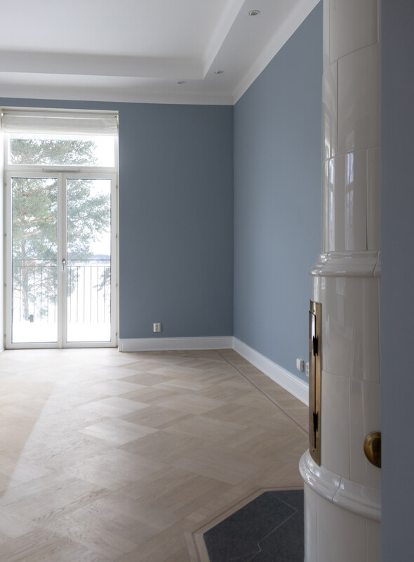 Kakelugn och vardagsrum