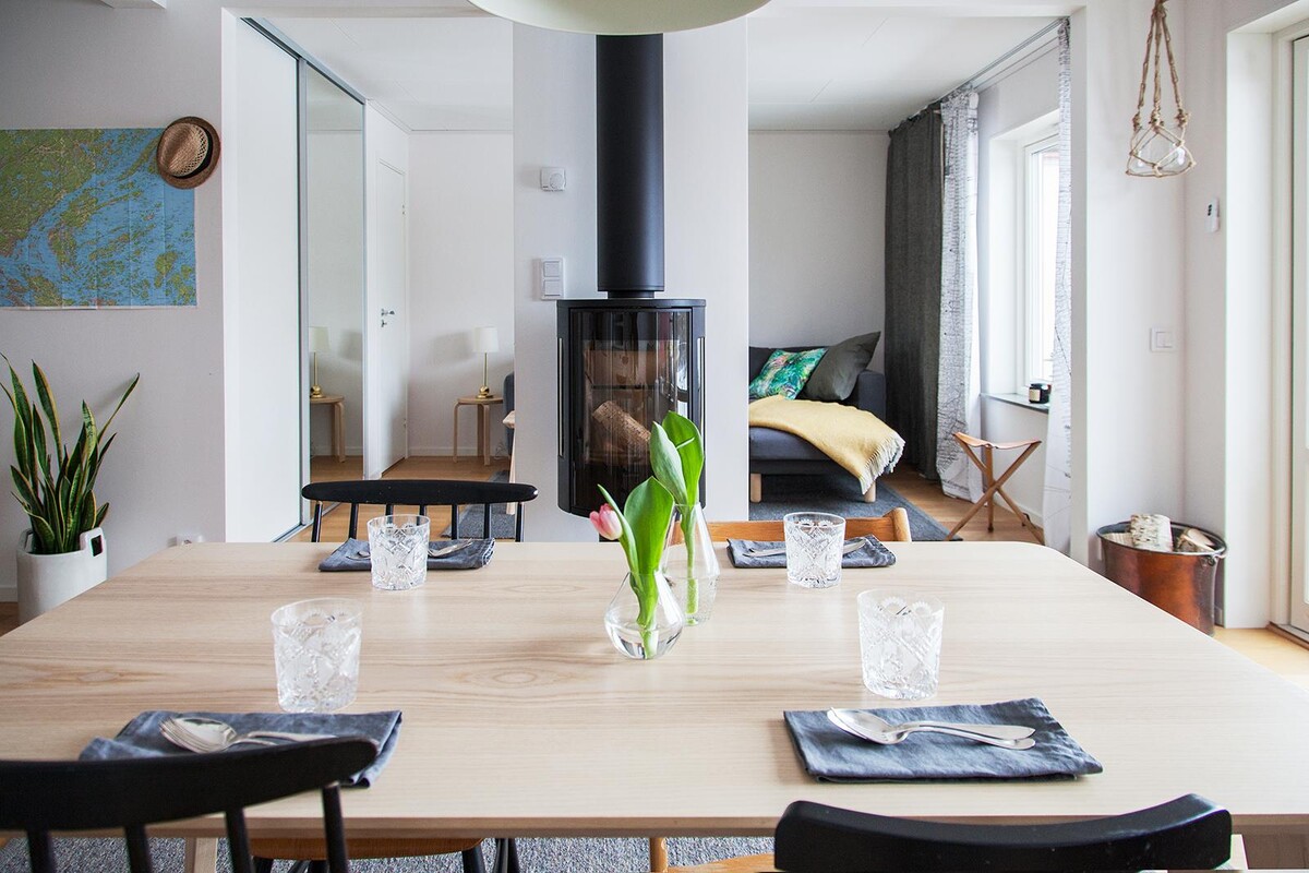 Här finns en värmande braskamin