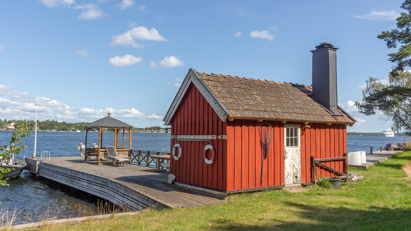 Sjöstuga, vedbastu och bryggor