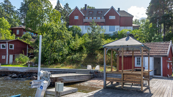 Sjötomt med härlig historiki