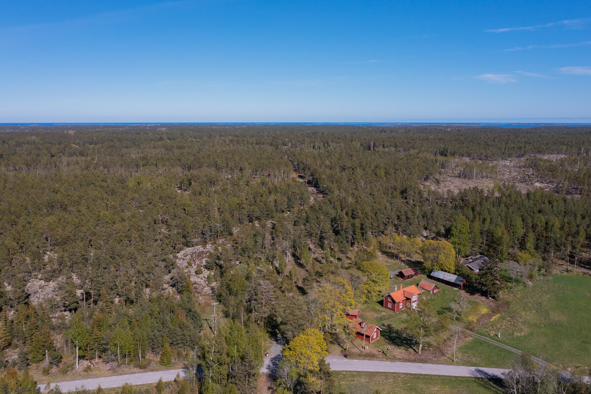 Två tomter om totalt 9 334 kvm