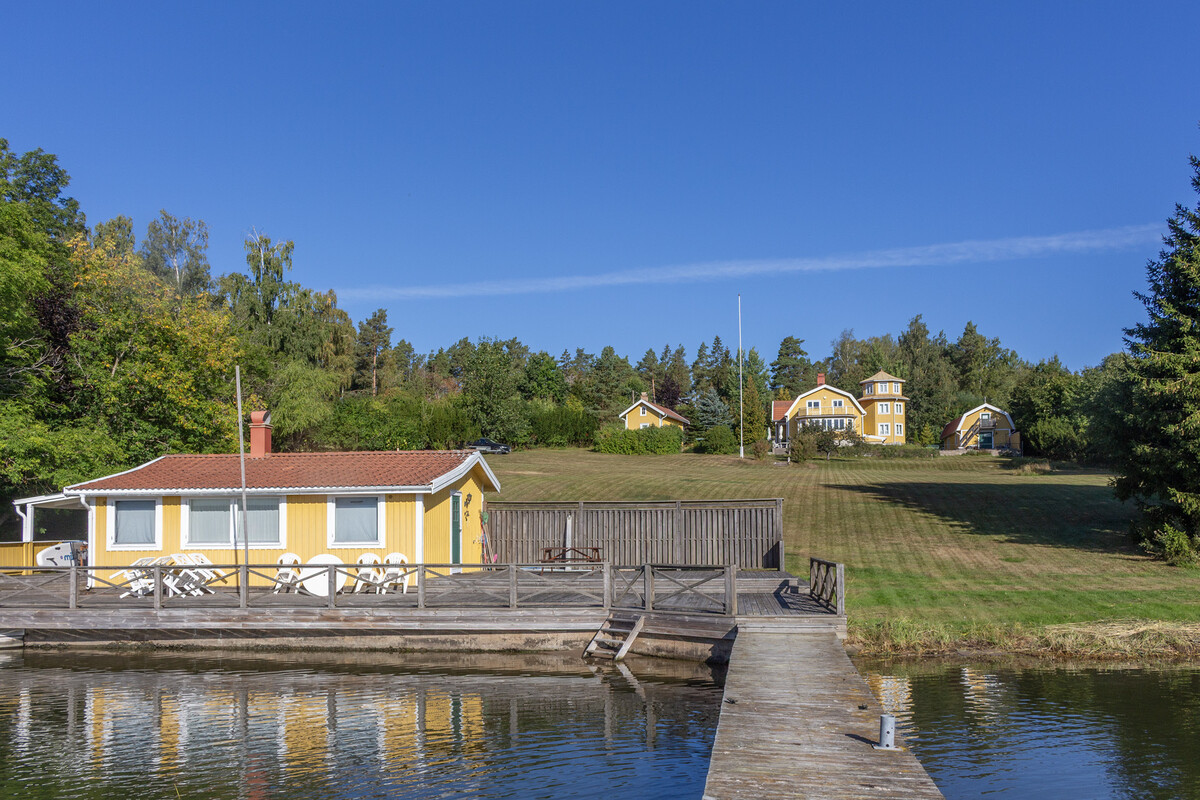 Mäktig parksjötomt