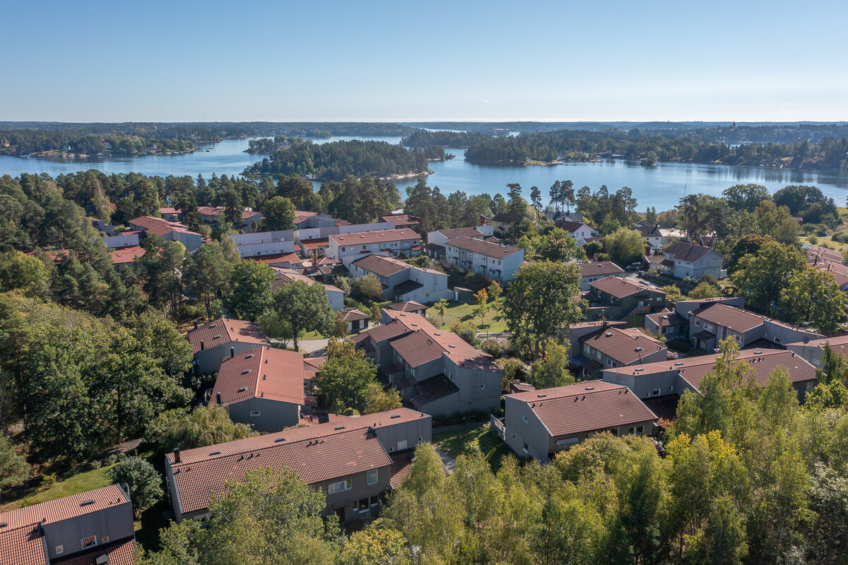 Löjviksområdet med Vaxholm i bakgrunden
