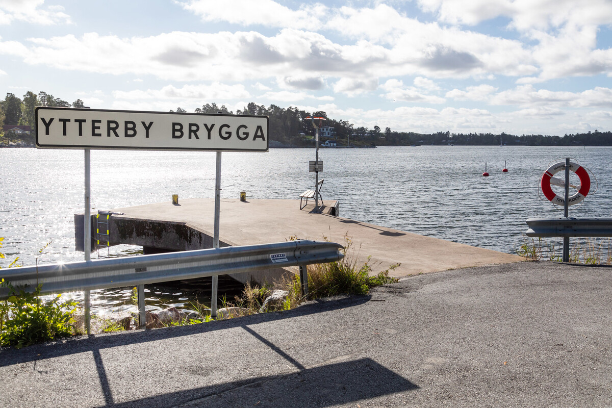 Waxholmsbolaget trafikerar Resarö