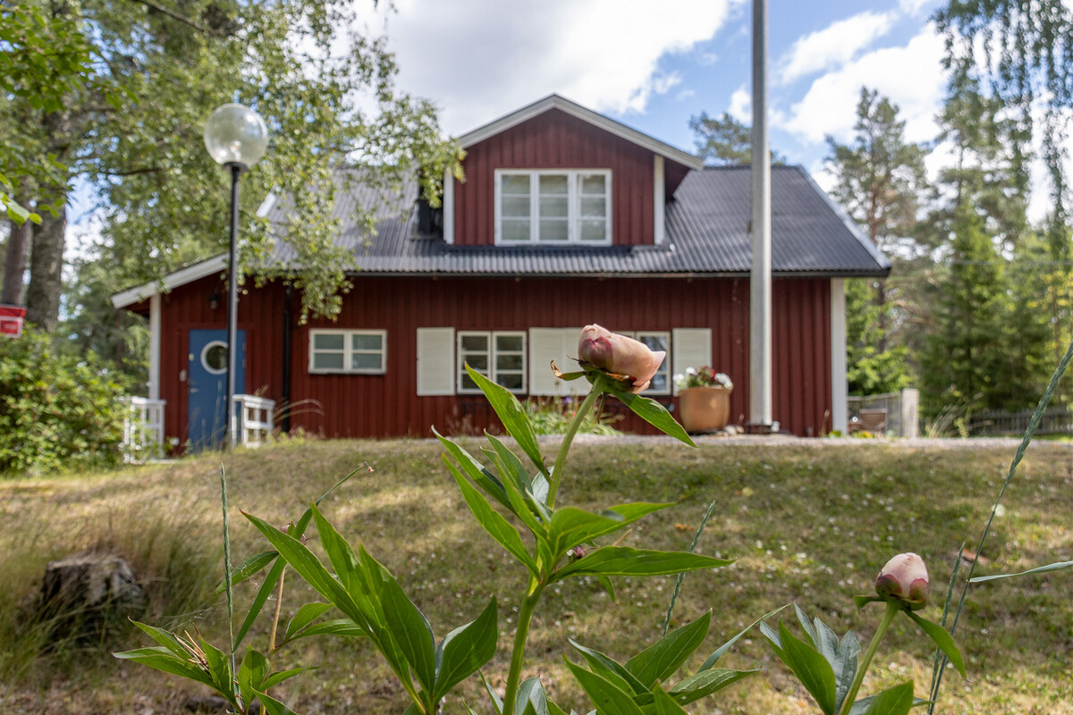 Fasad mot Annedalsvägen