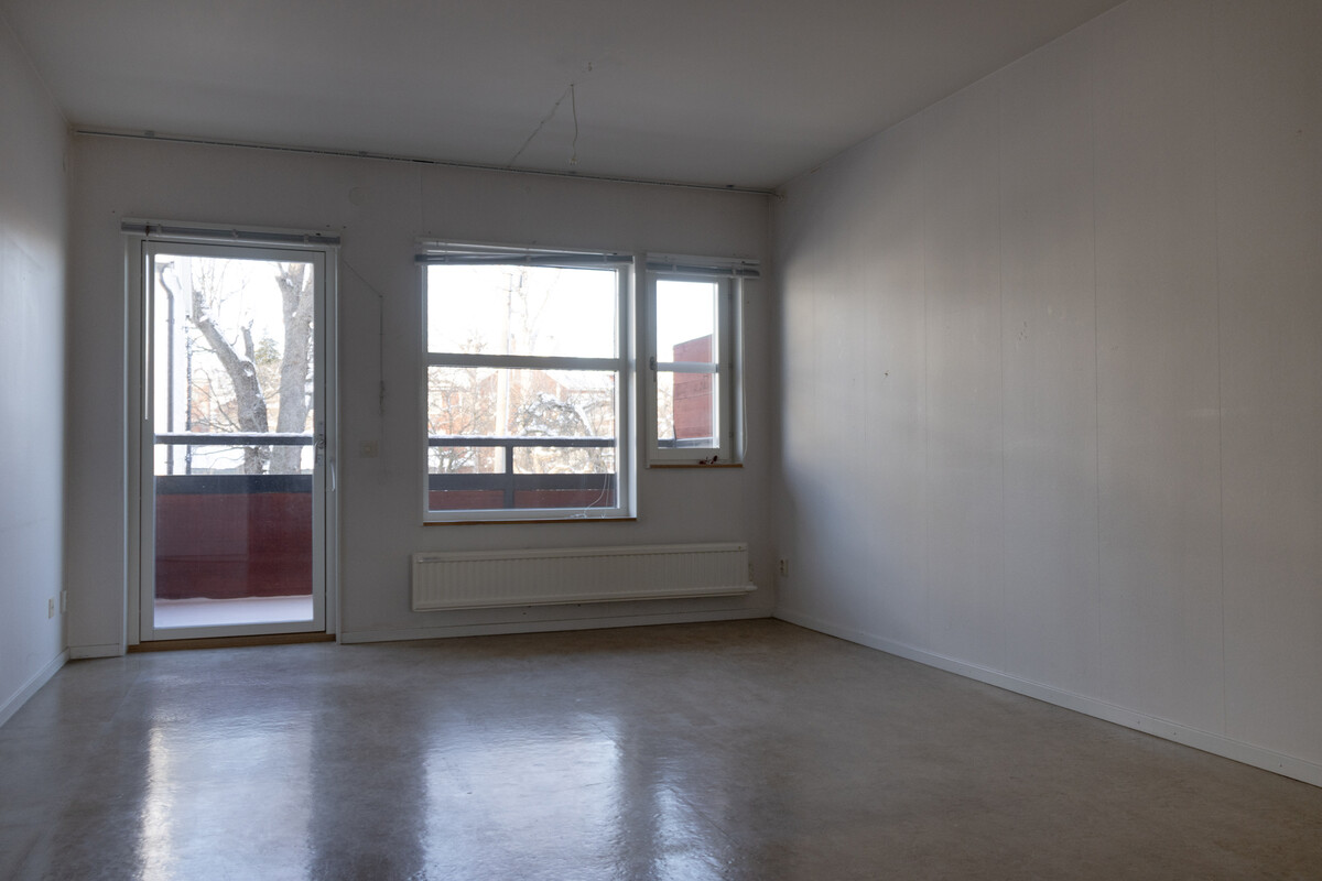 Vardagsrum mot balkong